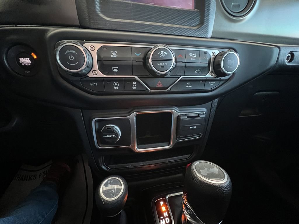 Used 2023 Jeep Wrangler Sport image 27