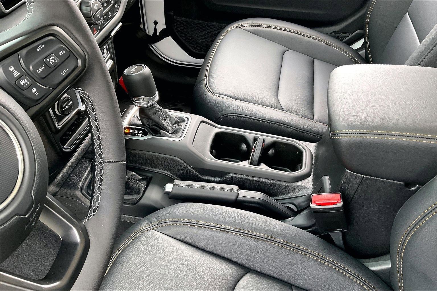 New 2026 Jeep Gladiator Sahara image 8