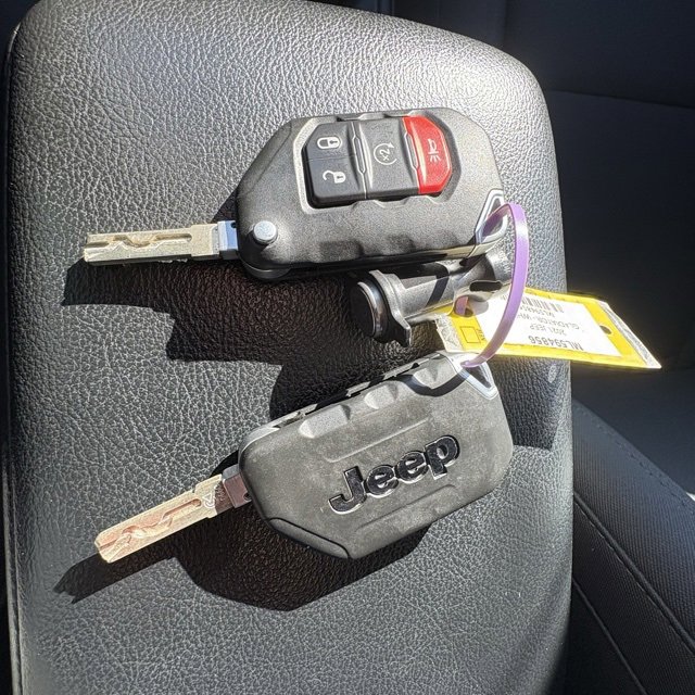 Used 2021 Jeep Gladiator Sport image 16