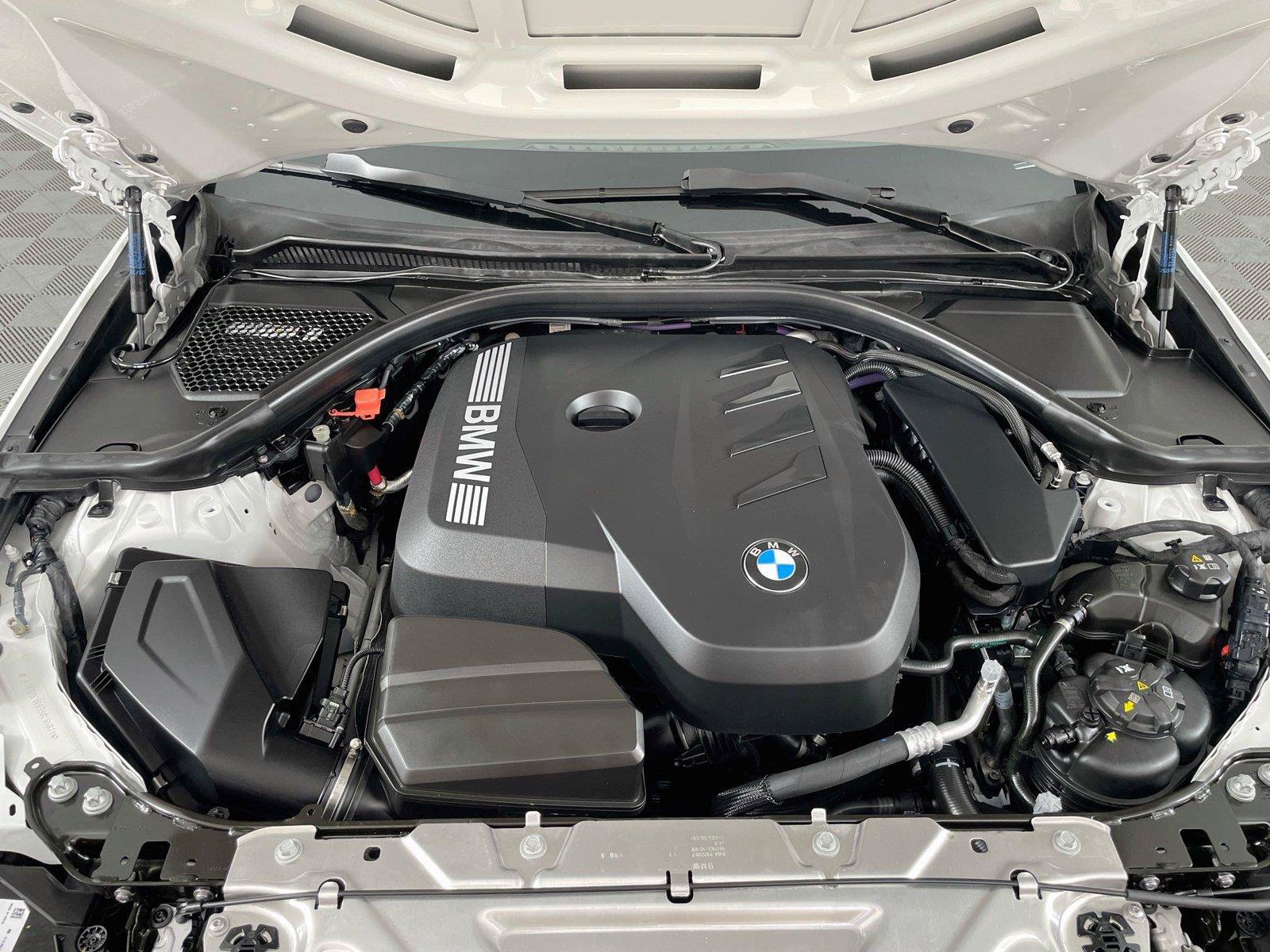 Used 2025 BMW 330i xDrive Sedan w/ Premium Package AWD/4WD image 33