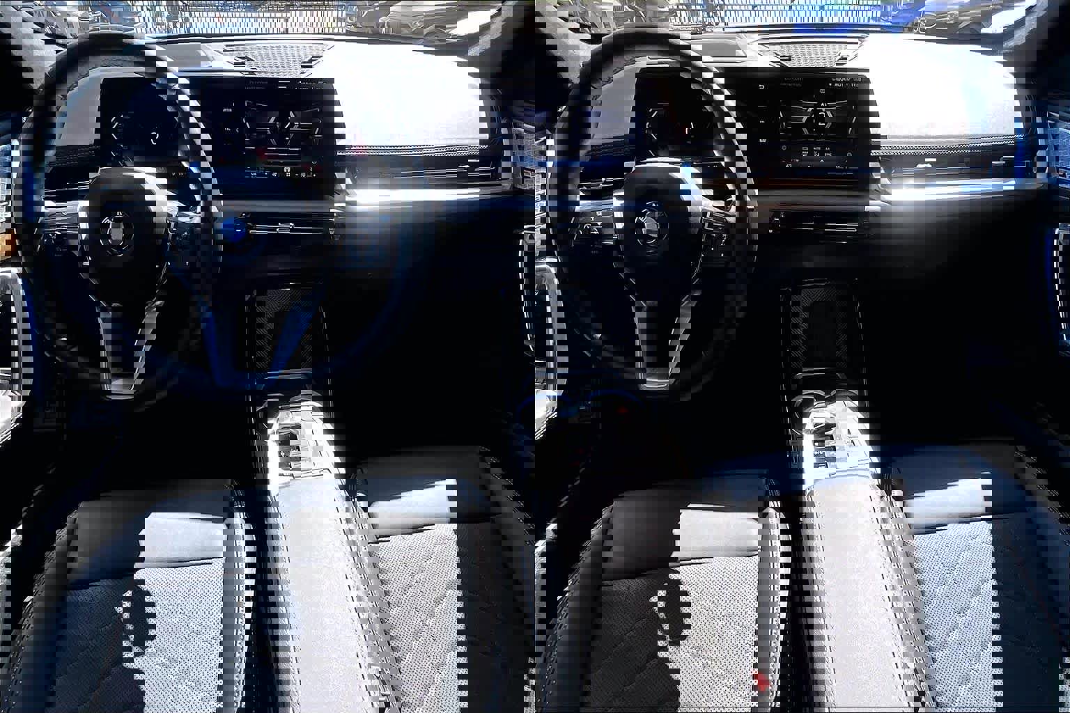 Used 2025 BMW X1 xDrive28i w/ Premium Package image 15