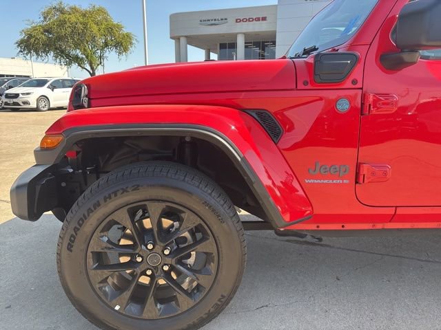 Used 2025 Jeep Wrangler Unlimited Sahara w/ Safety Group image 16