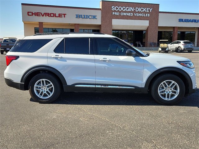 Used 2025 Ford Explorer Active image 5