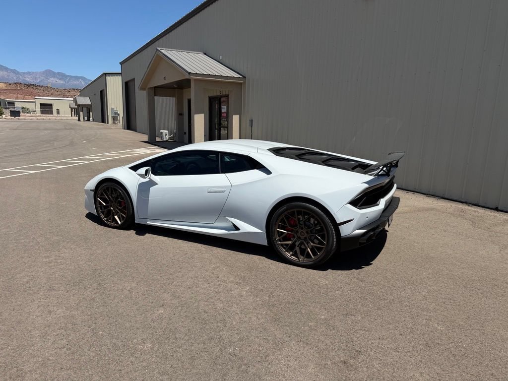 Used 2019 Lamborghini Huracan LP 580-2 RWD image 3