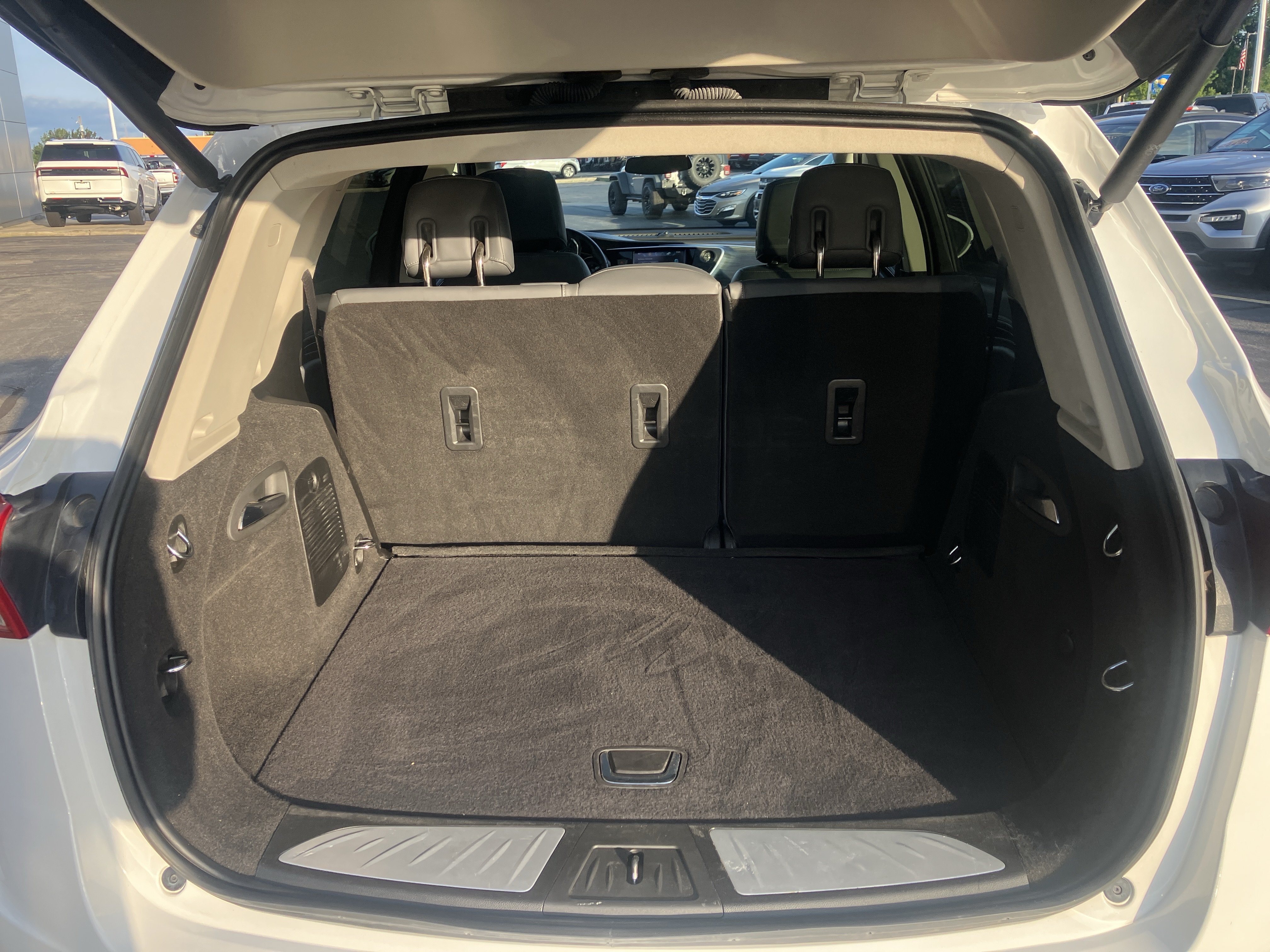 Used 2020 Buick Envision Essence w/ Experience Buick Package AWD/4WD image 11