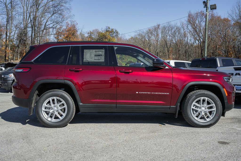 New 2025 Jeep Grand Cherokee Laredo X w/ Luxury Tech Group I image 3