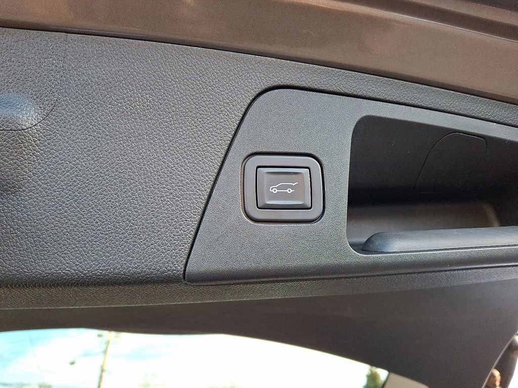 Used 2018 Buick Envision Essence w/ LPO, Hit The Road Package image 28