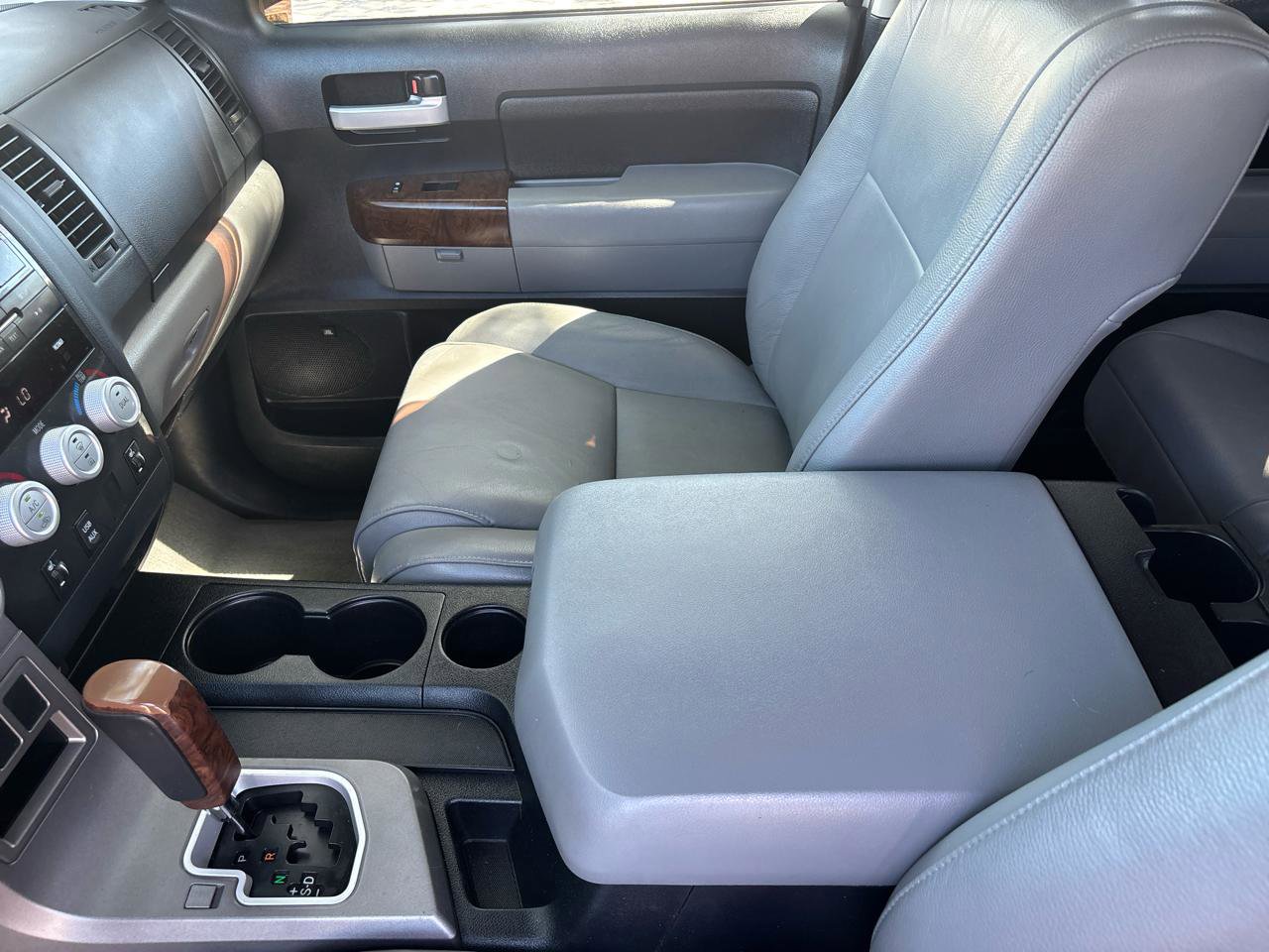 Used 2010 Toyota Tundra Limited AWD/4WD image 19