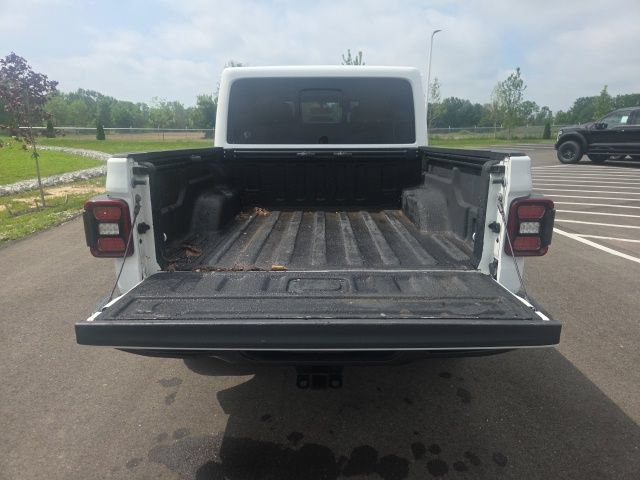 Used 2022 Jeep Gladiator Overland w/ LED Lighting Group AWD/4WD image 11