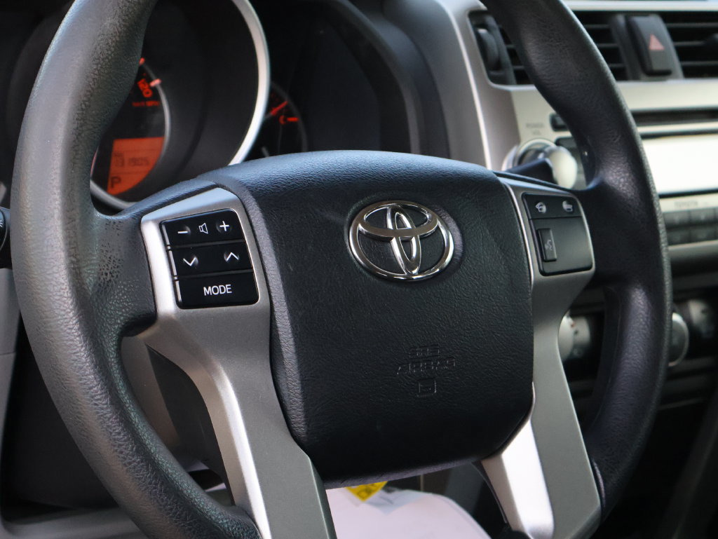 Used 2013 Toyota 4Runner SR5 AWD/4WD image 17