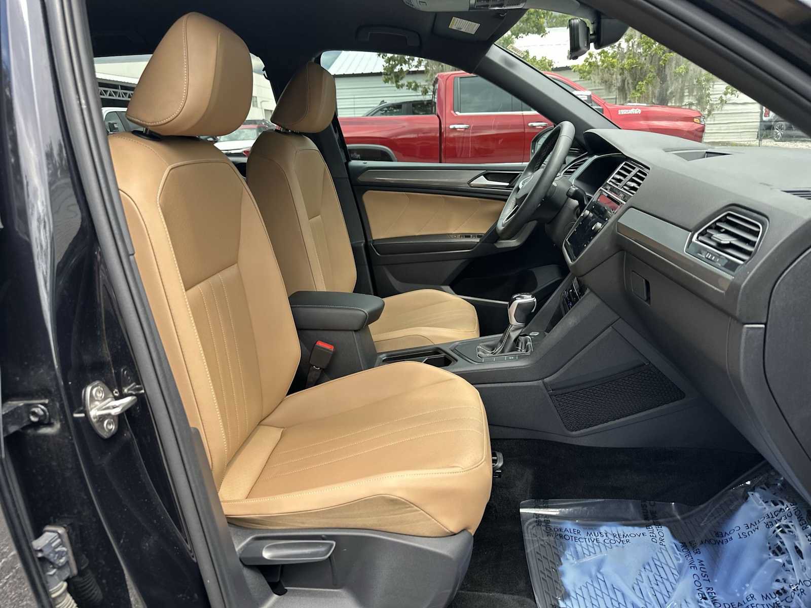 Used 2023 Volkswagen Tiguan SE FWD image 19