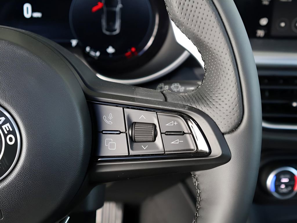 New 2025 Alfa Romeo Stelvio Sprint image 32