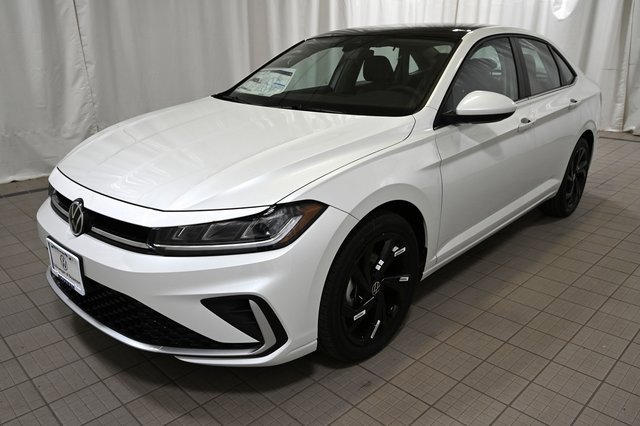 New 2025 Volkswagen Jetta SE image 16