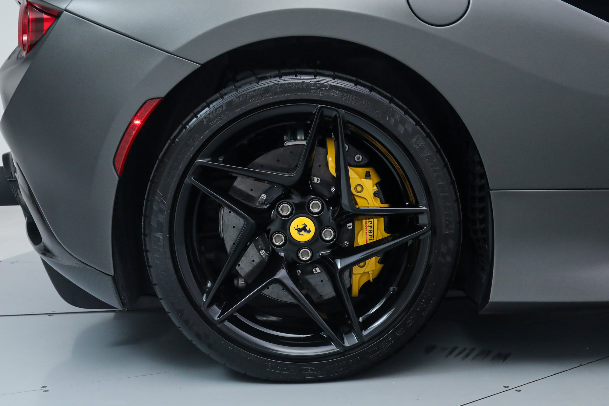 Certified 2023 Ferrari F8 Tributo RWD image 38
