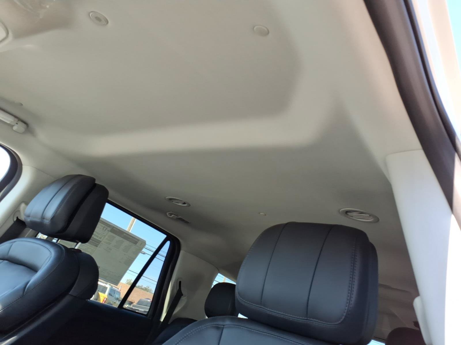 New 2026 Lincoln Navigator L Premier AWD/4WD image 16
