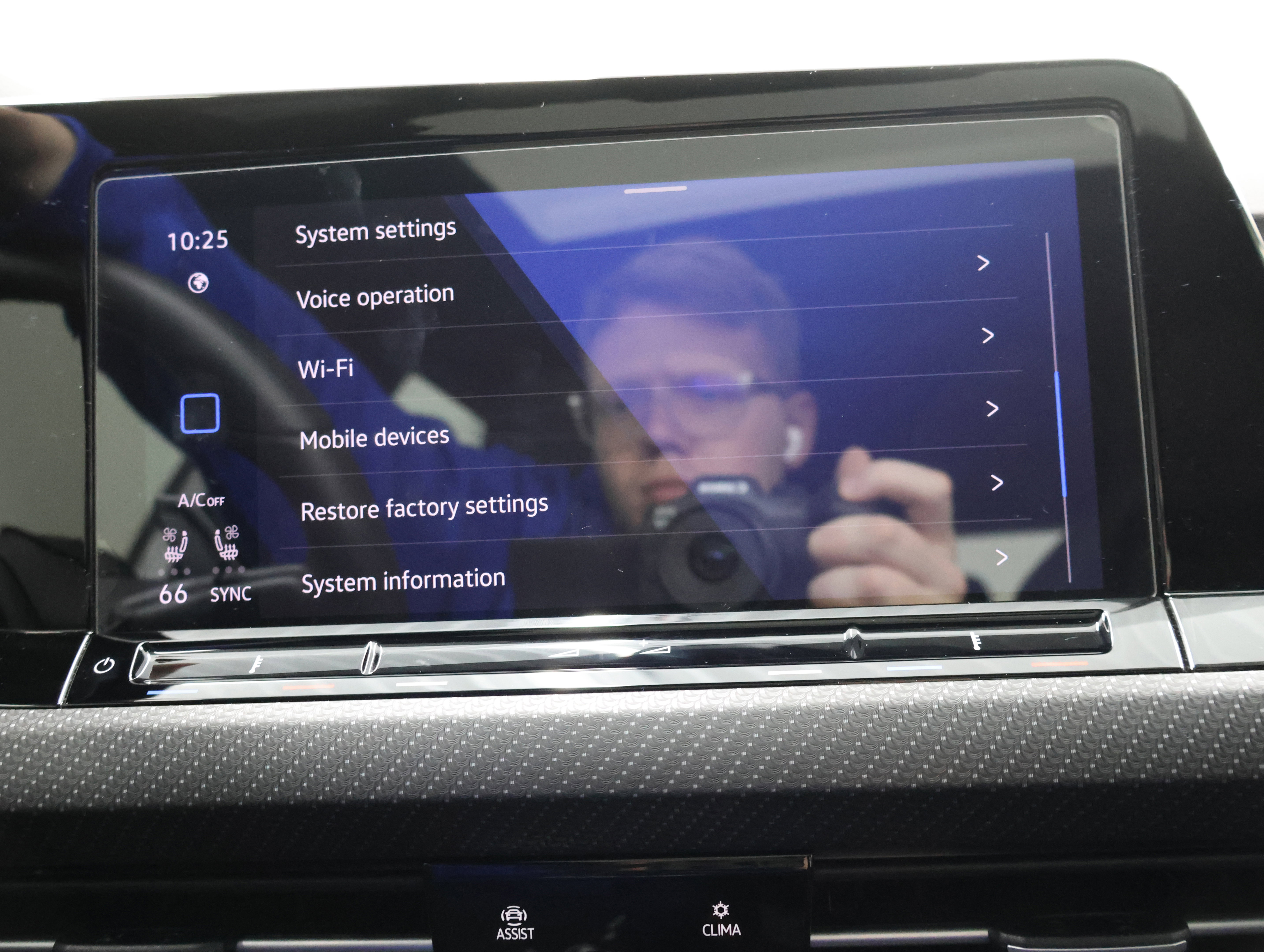 Used 2024 Volkswagen Golf R image 56