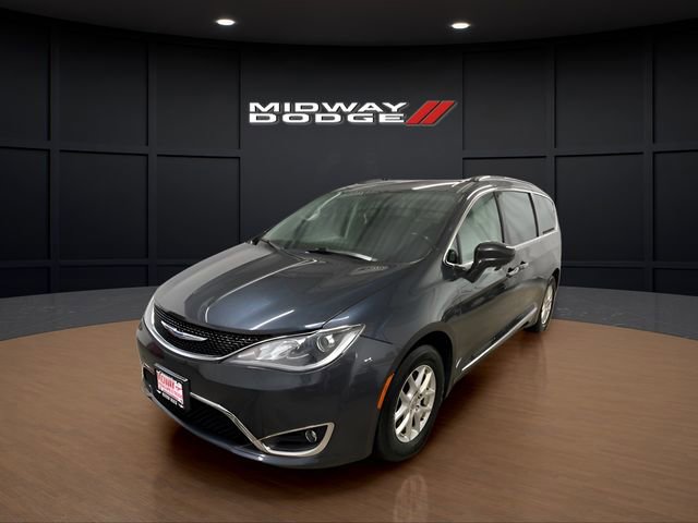 Used 2020 Chrysler Pacifica Touring-L FWD image 11