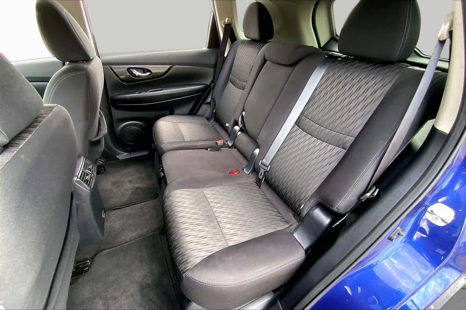 Used 2020 Nissan Rogue SV FWD image 20