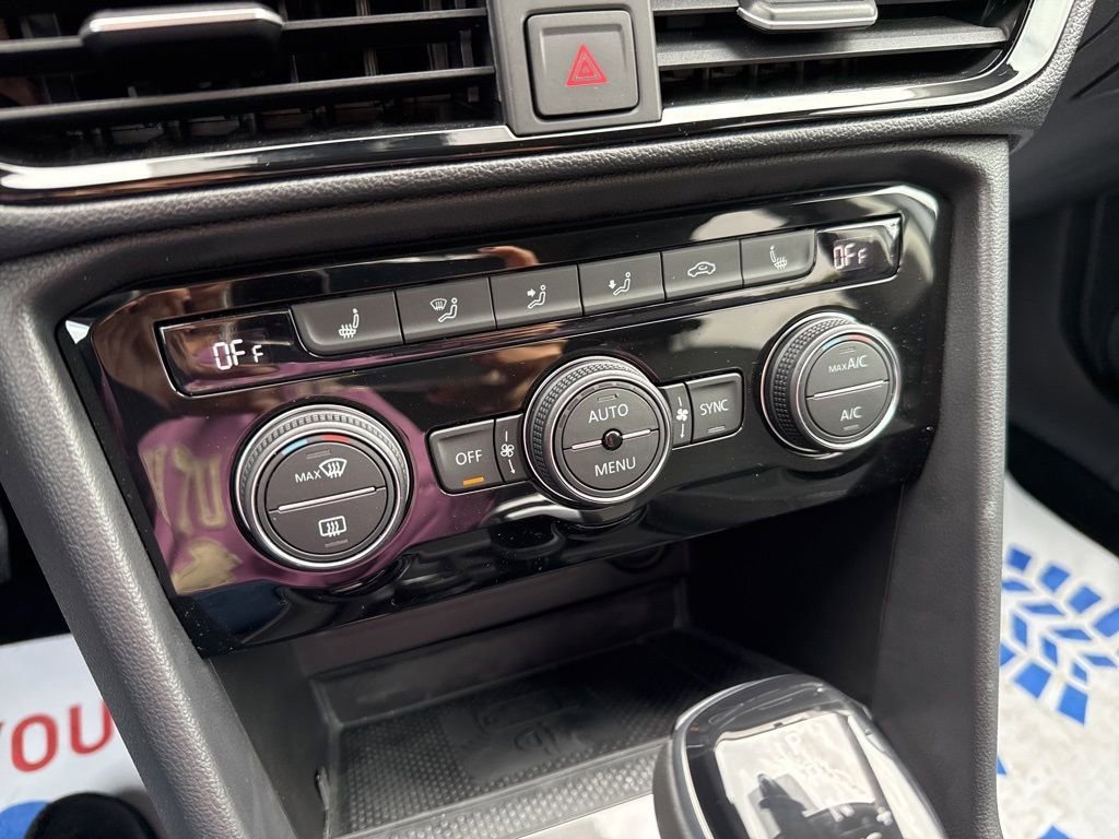 Used 2024 Volkswagen Taos SE image 26