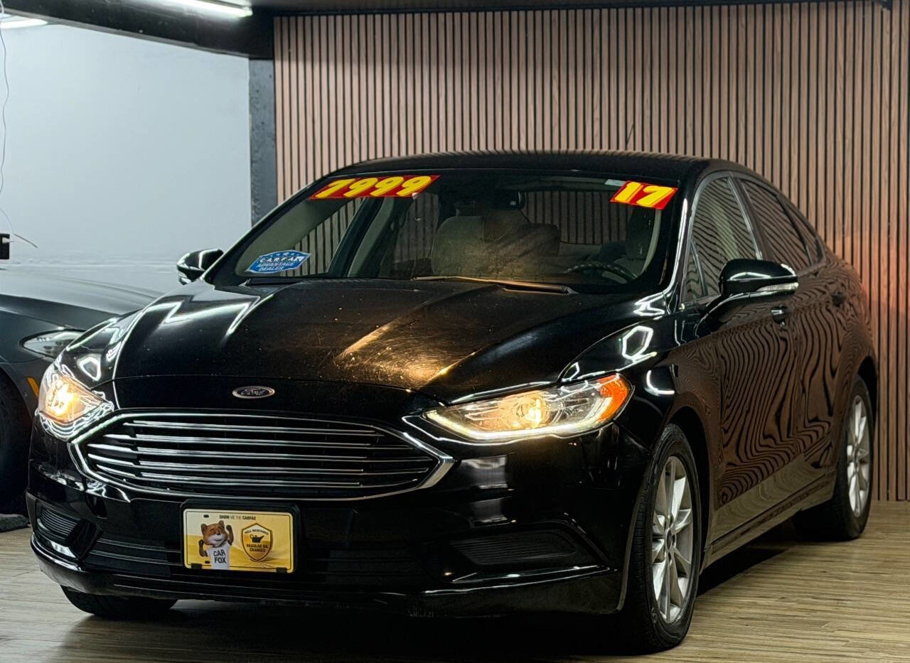 Used 2017 Ford Fusion SE image 1