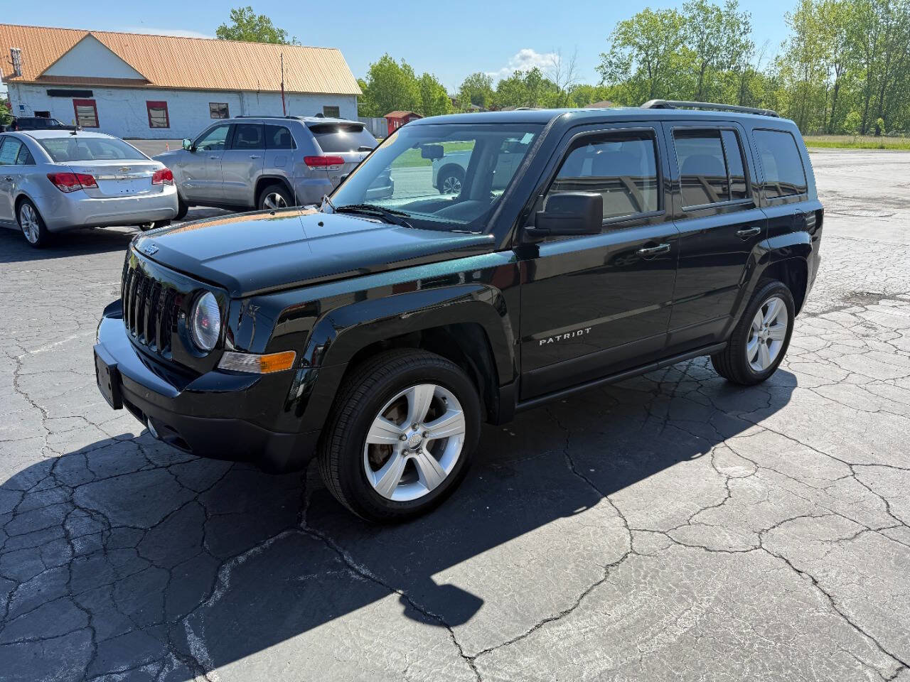 Used 2013 Jeep Patriot Latitude w/ Sun/Sound Group AWD/4WD image 3