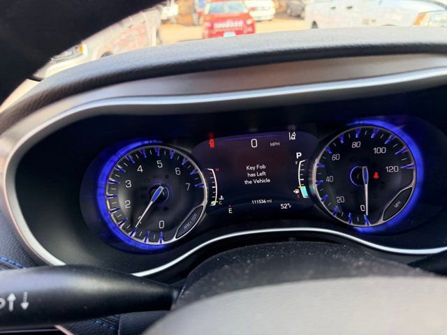 Certified 2021 Chrysler Pacifica Touring image 8