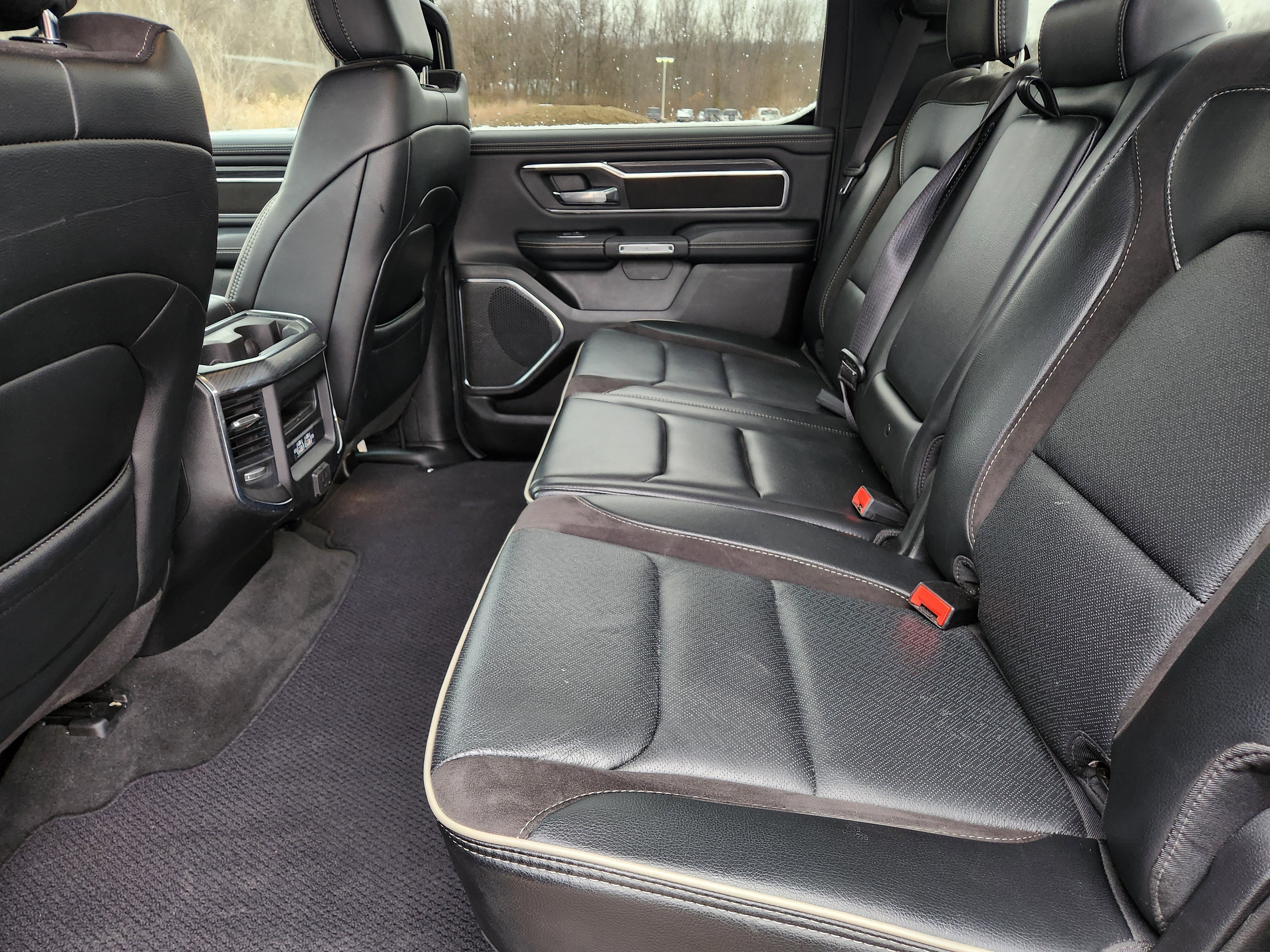 Used 2024 RAM 1500 Laramie image 32