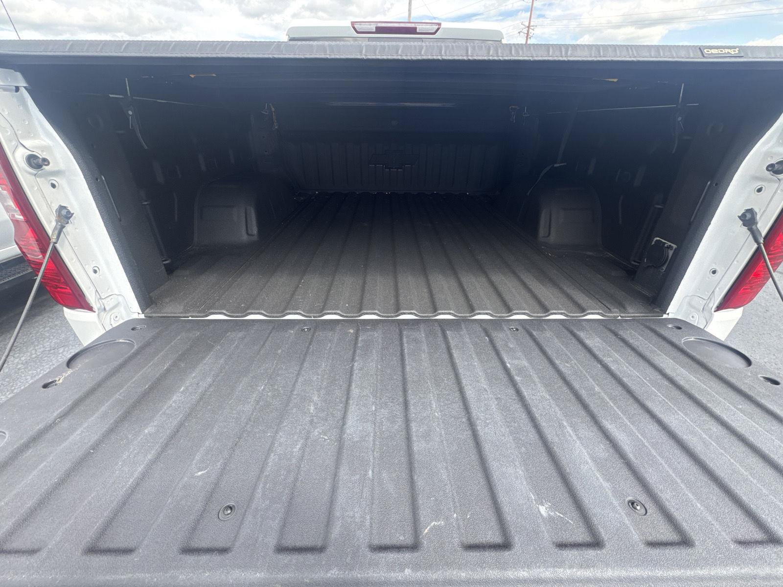 Used 2023 Chevrolet Silverado 1500 LT AWD/4WD image 13