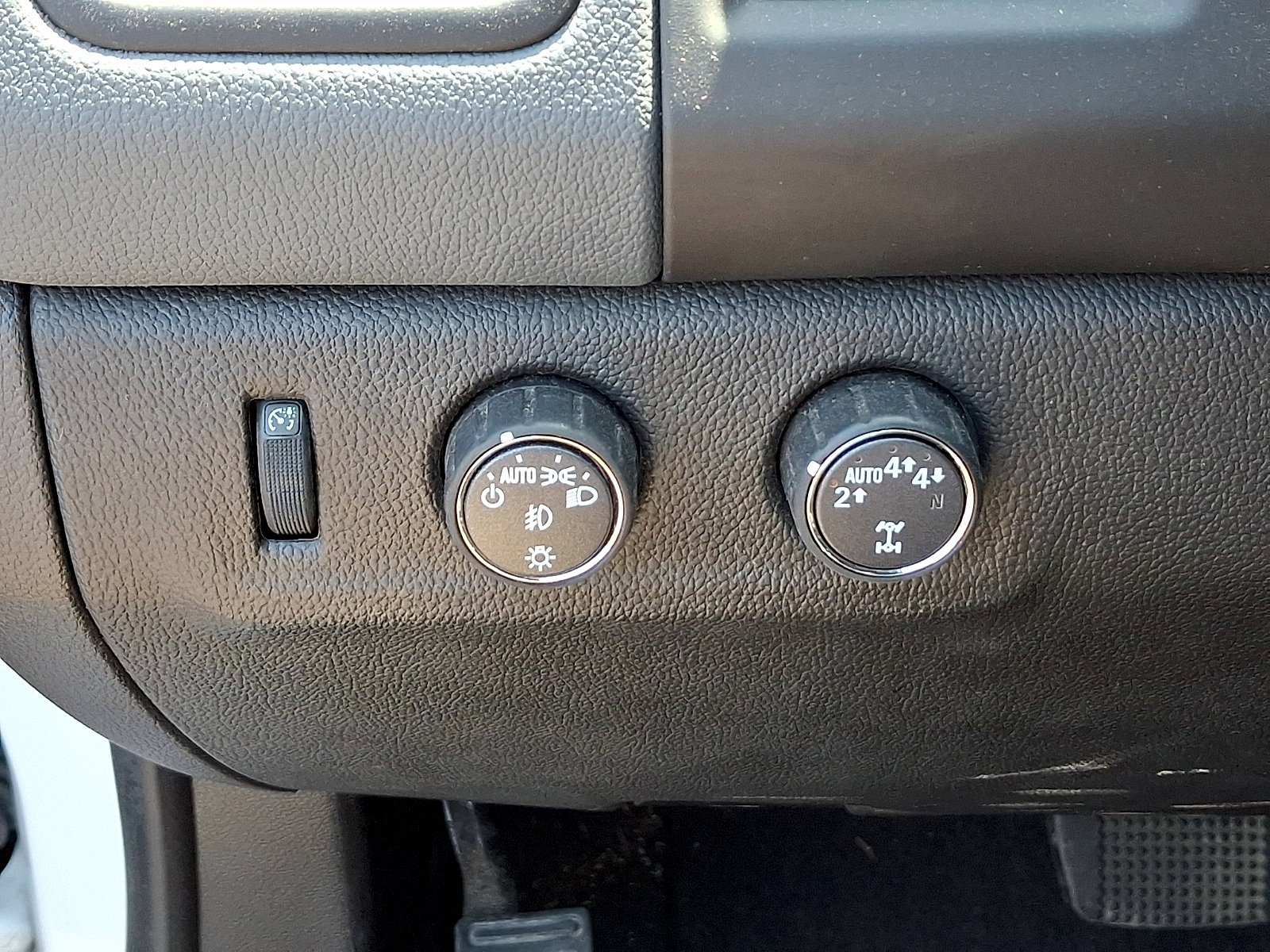 Used 2022 Chevrolet Colorado Z71 AWD/4WD image 24