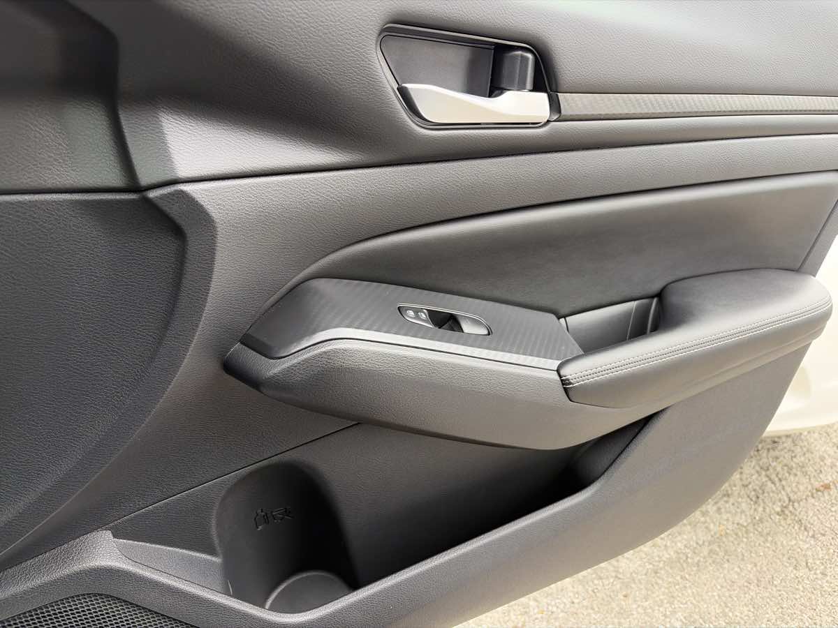 Used 2025 Nissan Altima 2.5 SV w/ SV Special Edition Package FWD image 24
