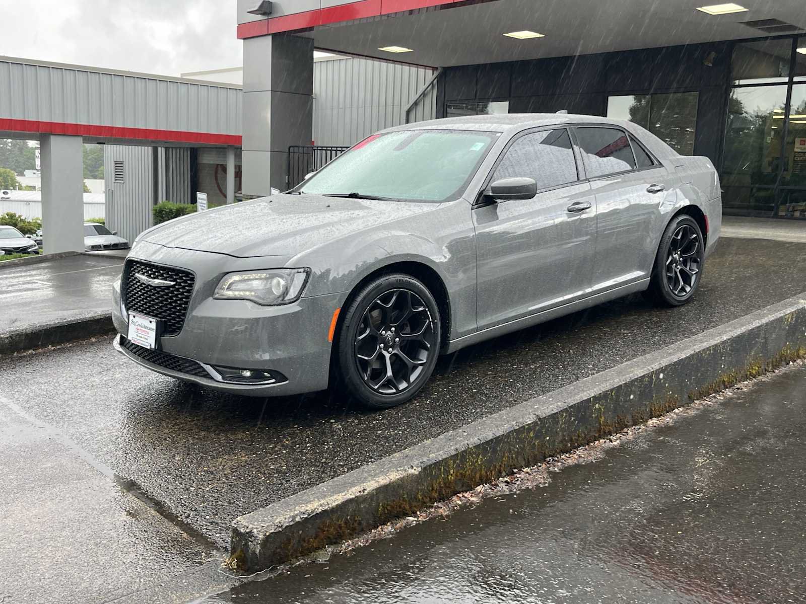 Used 2019 Chrysler 300 S RWD image 4