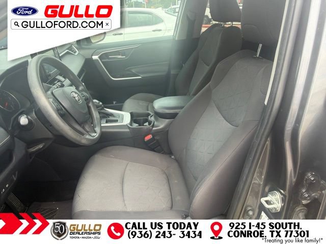 Used 2021 Toyota RAV4 XLE FWD image 6