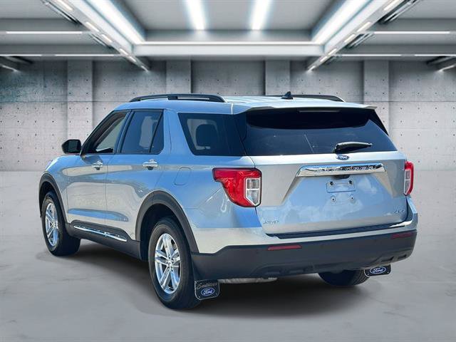 Used 2023 Ford Explorer XLT AWD/4WD image 5