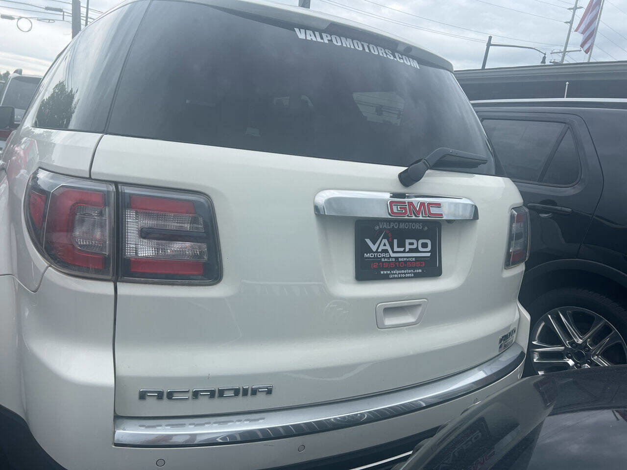 Used 2015 GMC Acadia SLE image 6