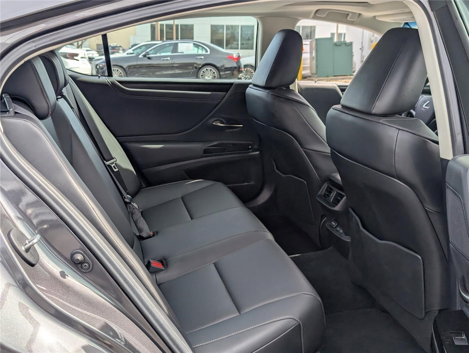 Used 2025 Lexus ES 350 w/ Premium Package image 12