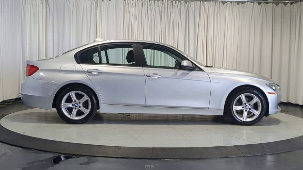 Used 2013 BMW 328i xDrive Sedan AWD/4WD image 11