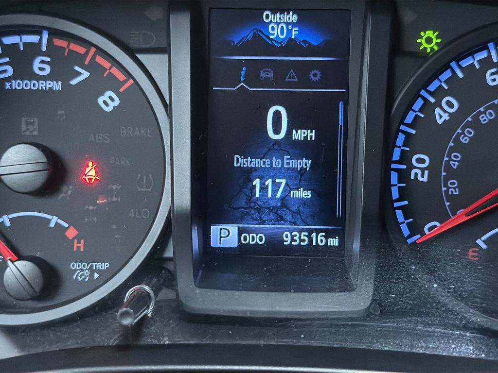 Used 2021 Toyota Tacoma SR AWD/4WD image 22