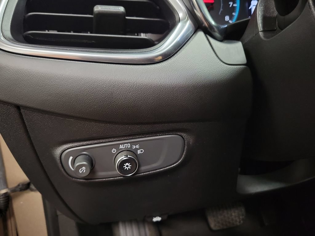 Used 2018 Chevrolet Equinox LS FWD image 27