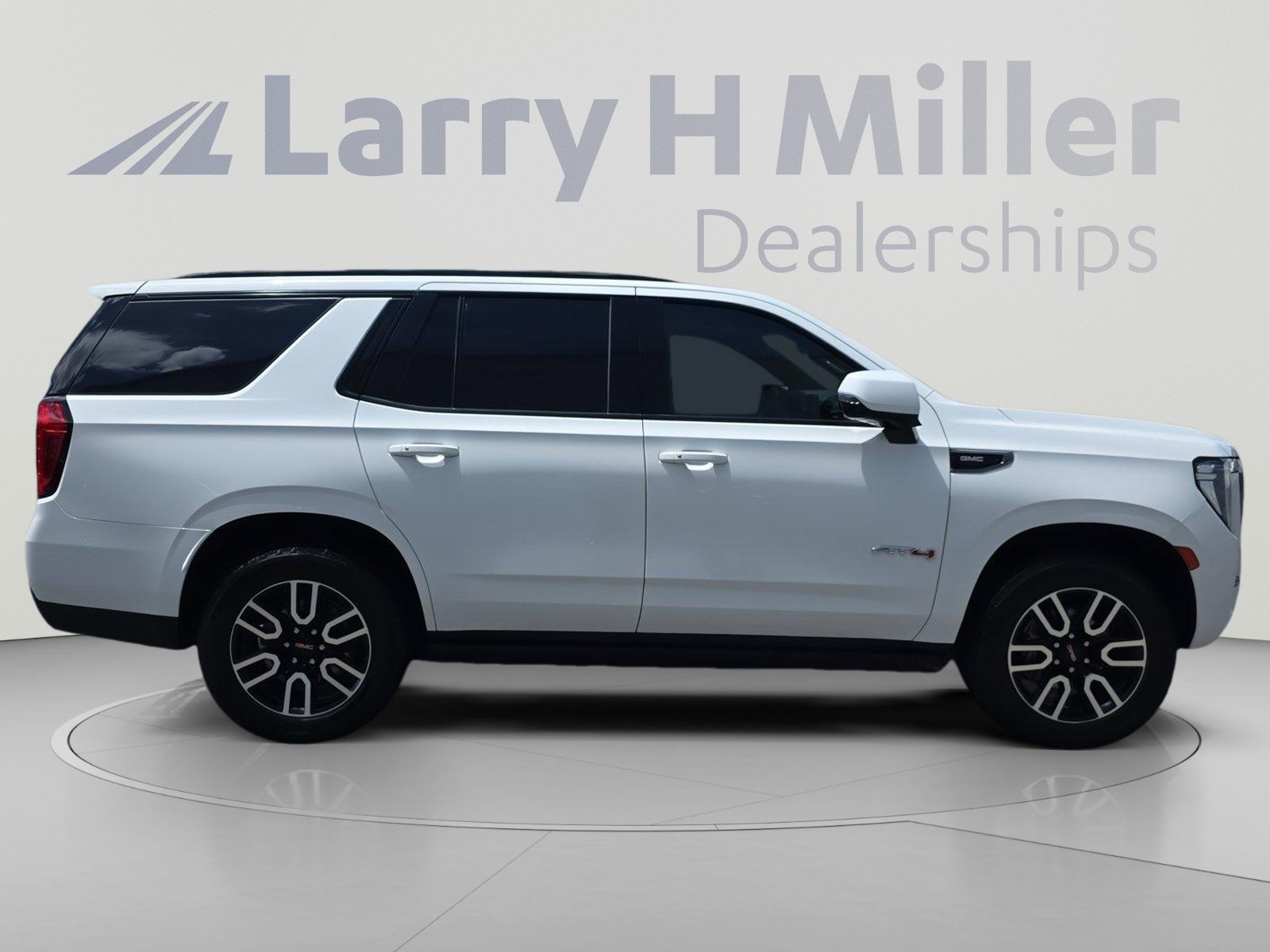 Certified 2021 GMC Yukon AT4 w/ AT4 Premium Plus Package AWD/4WD image 14