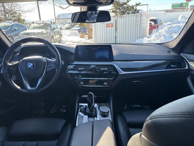 Used 2020 BMW 530e w/ Convenience Package image 31