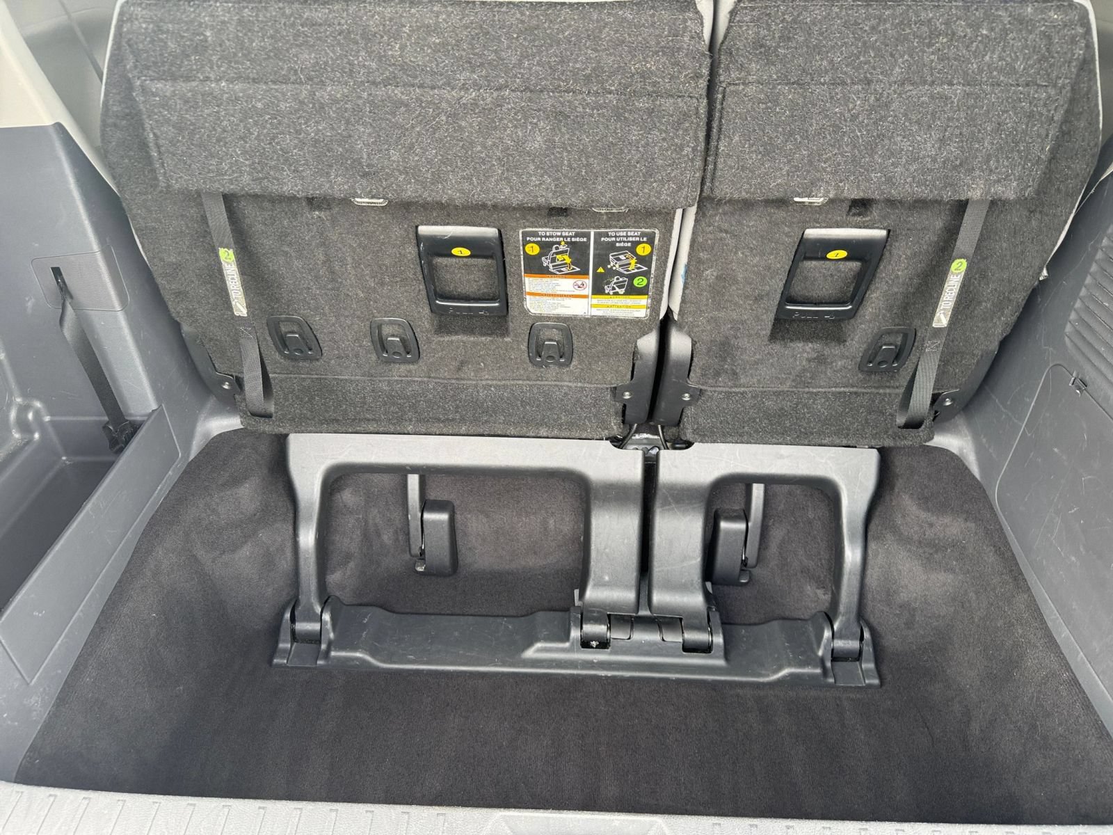 Used 2024 Toyota Sienna XLE FWD image 33