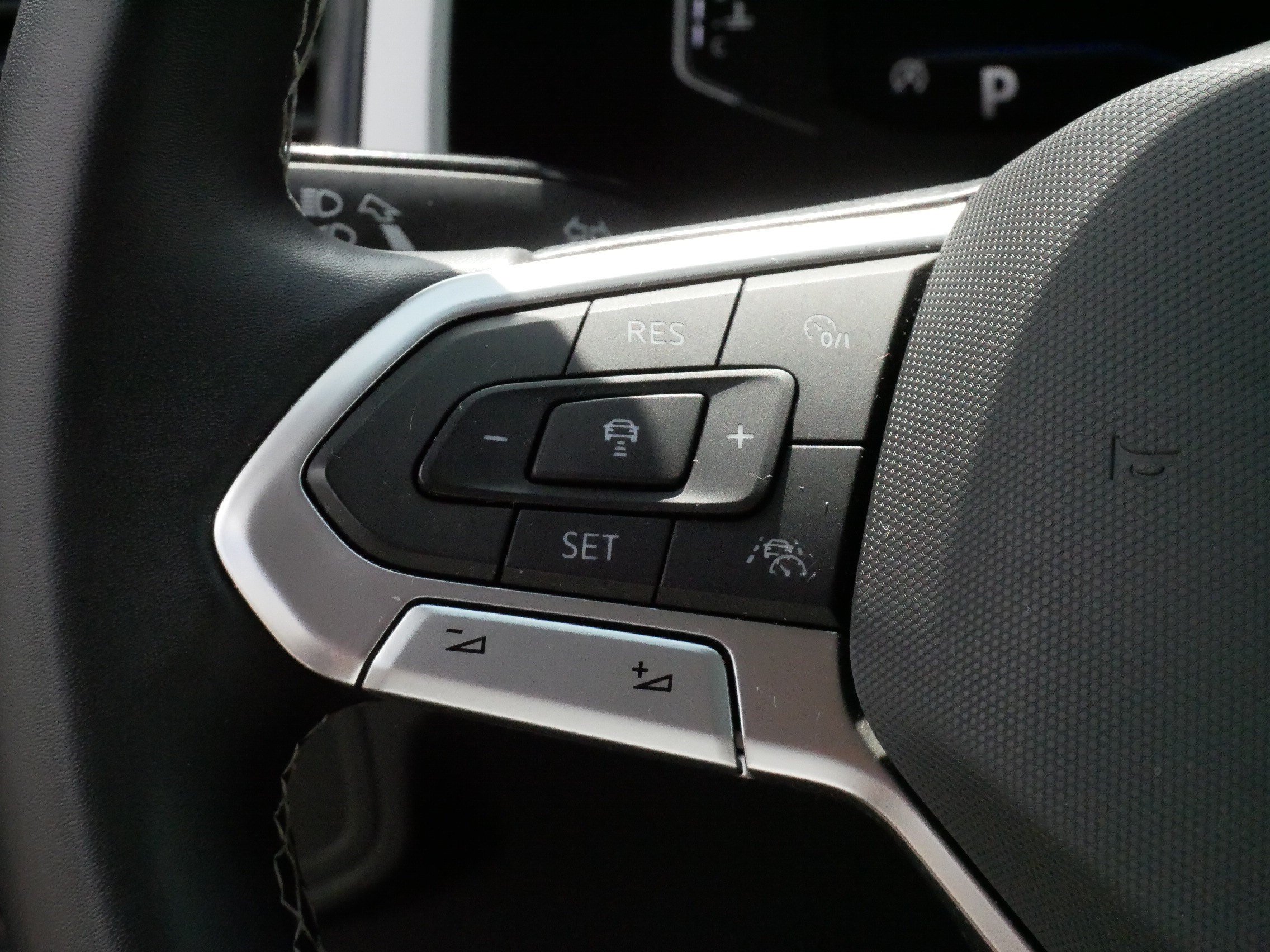 Certified 2023 Volkswagen Atlas SEL AWD/4WD image 26