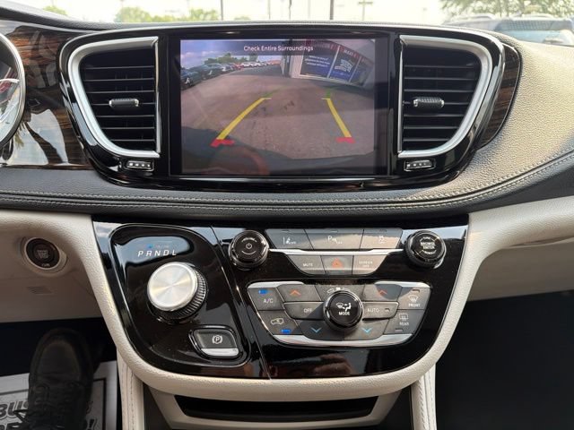 Used 2023 Chrysler Pacifica Limited FWD image 18