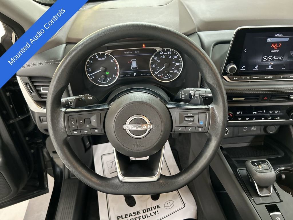 Used 2023 Nissan Rogue SV image 4