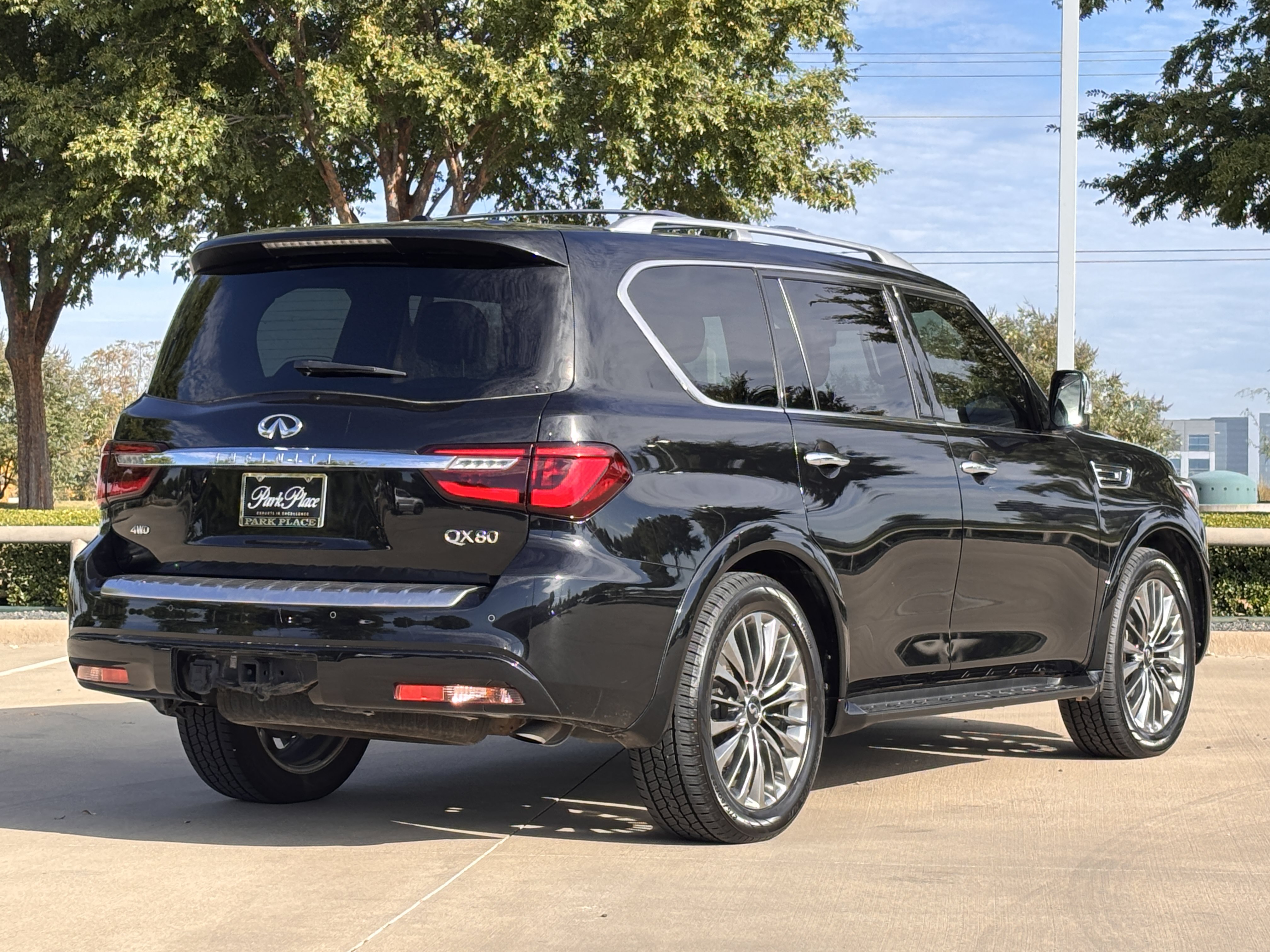 Used 2021 INFINITI QX80 Sensory w/ Cargo Package AWD/4WD image 2