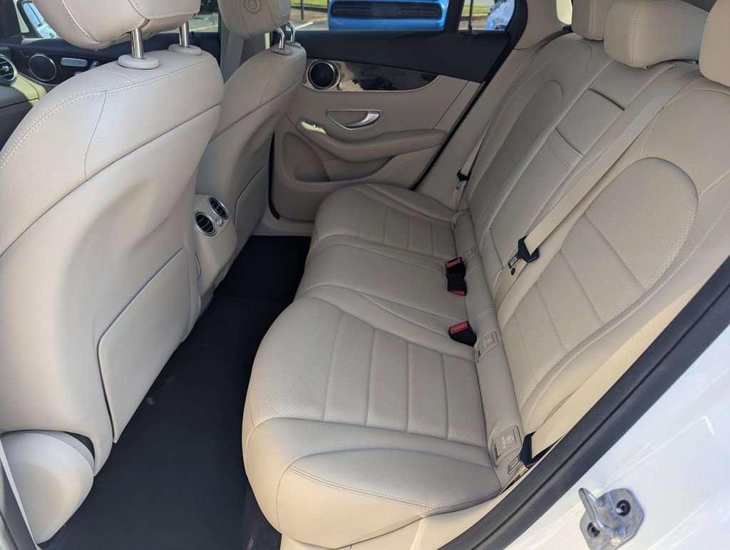 Used 2022 Mercedes-Benz GLC 300 w/ Premium Package Lite image 9