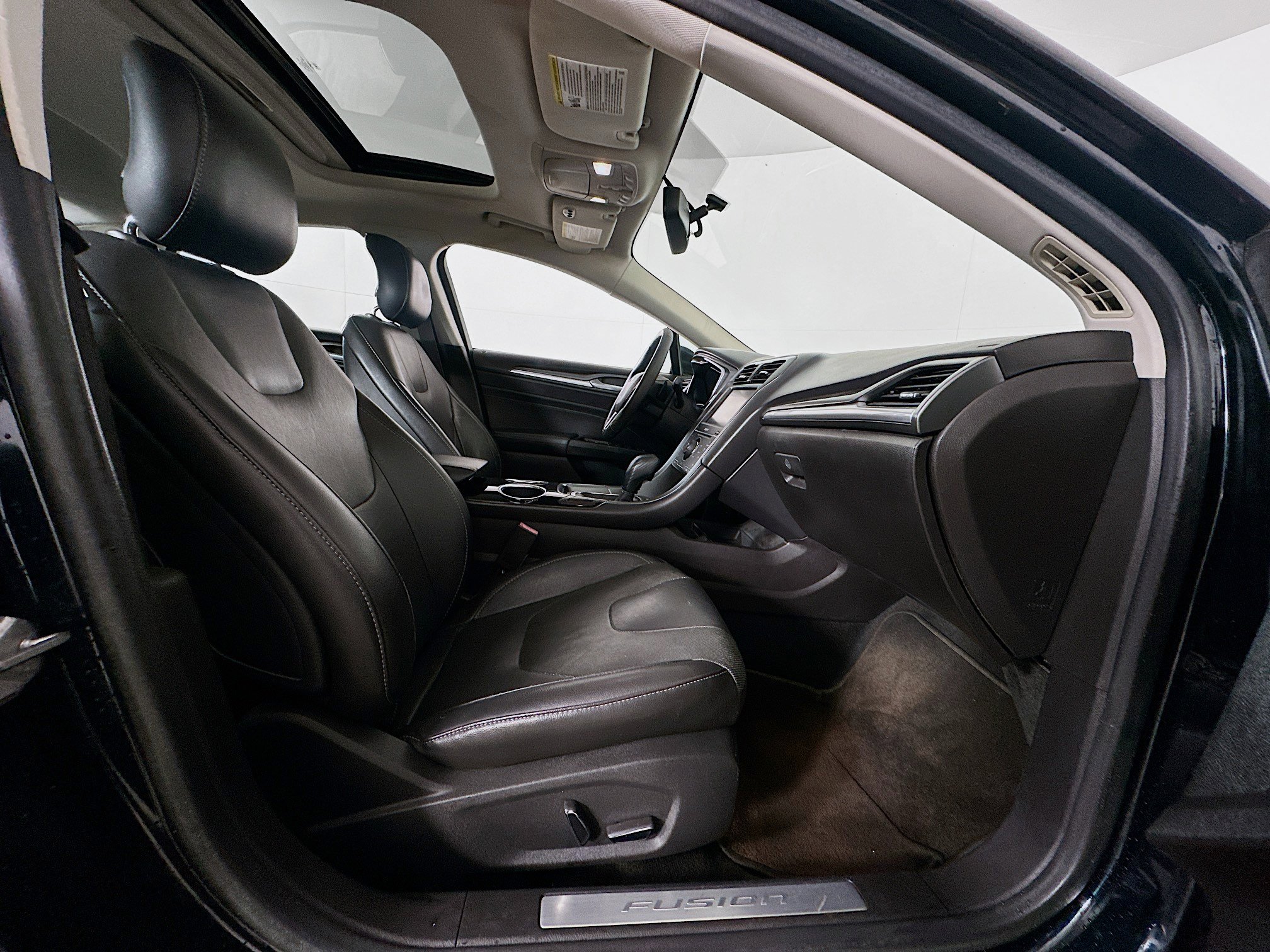 Used 2014 Ford Fusion Titanium image 30