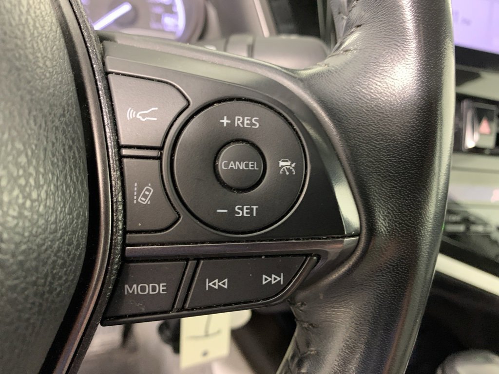 Used 2023 Toyota Camry SE image 9