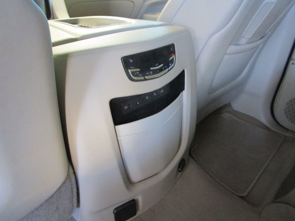Used 2020 Cadillac Escalade Luxury image 21