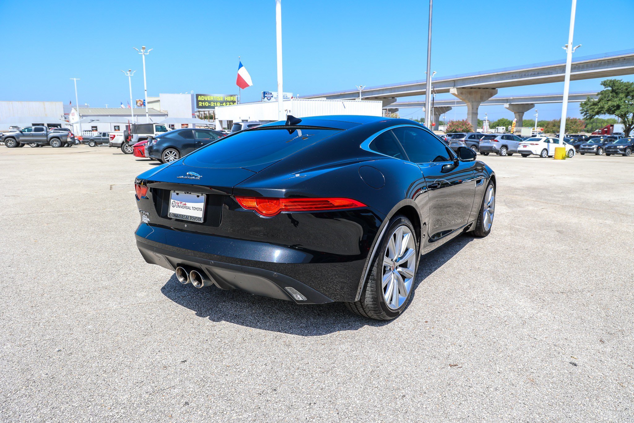 Used 2016 Jaguar F-TYPE Coupe RWD image 8